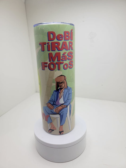 Debi Tirar más Fotos 20 oz Tumbler